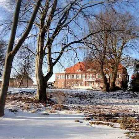 Schloss Puetnitz - Kanuspezial Ab 4 Ue 06 Jan Bis 29 April Daire Ribnitz-Damgarten