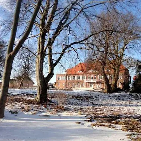 Schloss Puetnitz - Kanuspezial Ab 4 Ue 06 Jan Bis 29 April Appartamento Ribnitz-Damgarten