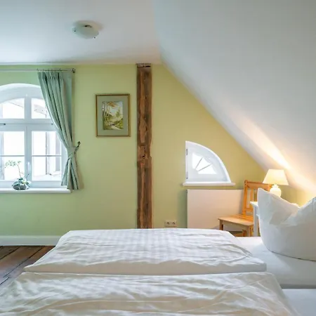 Schloss Puetnitz - Kanuspezial Ab 4 Ue 06 Jan Bis 29 April * ريبنيتس-دامغارتن